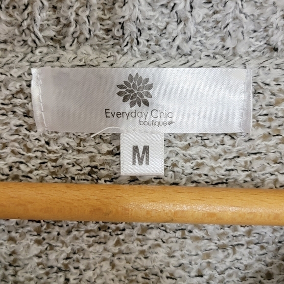 Everyday Chic Boutique | Gray Marled Crewneck Sweater Size Medium - Picture 3 of 5